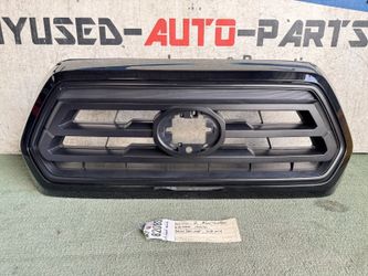 2016 - 2017 - 2018 - 2019 - 2022 TOYOTA TACOMA FRONT GRILLE OEM AY82080 w/o emblem