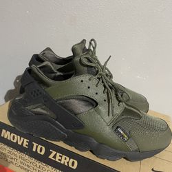 Nike Huarache Size 11