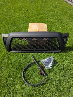Toyota Tacoma 2005-2011 Grille
