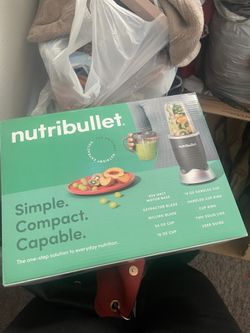 NUTRIBULLET BLENDER