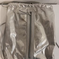 Silver Drawstring Bag & Silver Duffle Bag Matching Set – Preowned