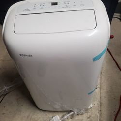 Toshiba 12,000 BTU (8,000 BTU DOE) Portable Air Conditioner 