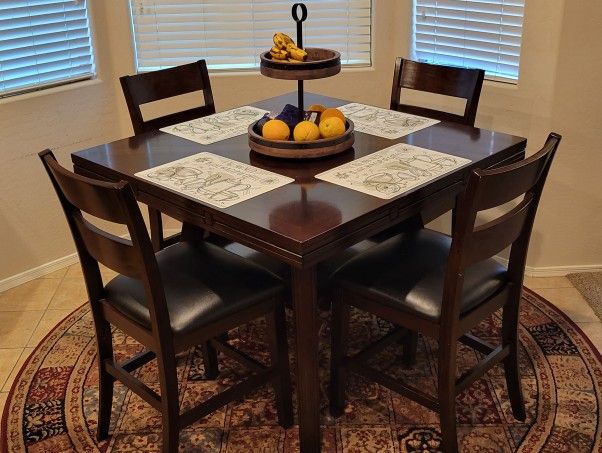 Kitchen Table And Chairs