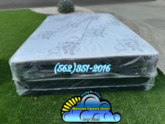 Deluxe queen mattress and Boxspring bed set