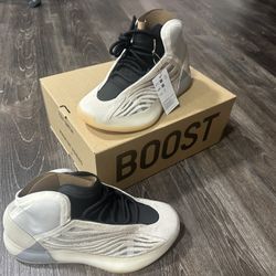 Yeezy Quantum Size 8