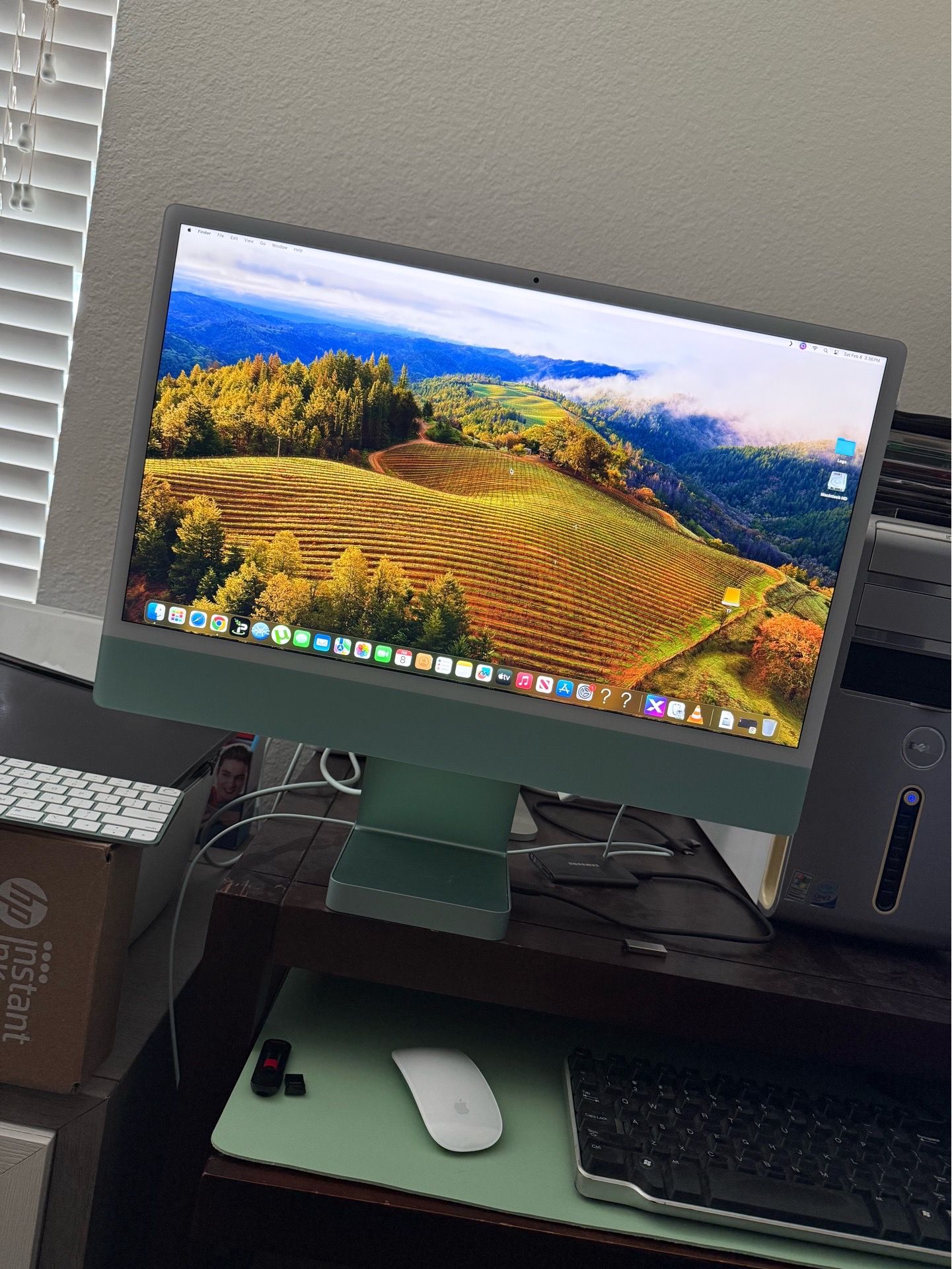 Apple iMac 24" M3 - Like New