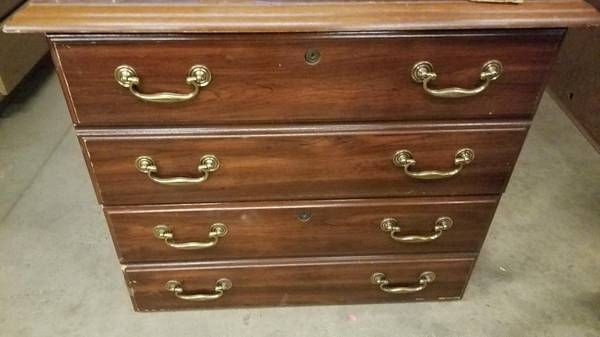 Beautiful 4 Drawer Dresser