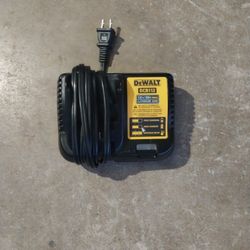 DeWalt Charger 12v / 20 Max Lithium  ION  DCB 112 ( Brand New  )