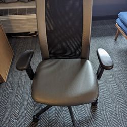 OFFICE CHAIRS FOR SALE (ABOUT 150)