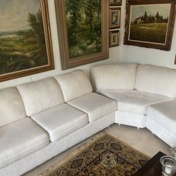 Modern  White Sectional Couch. 