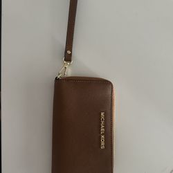 Michael Kors Jet Set Wristlet 