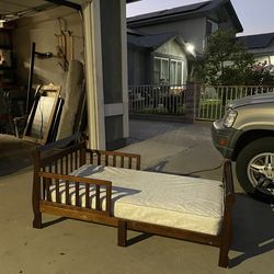 Toddler bed with mattress