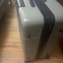 Hard Luggage Large