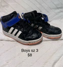Boys shoes