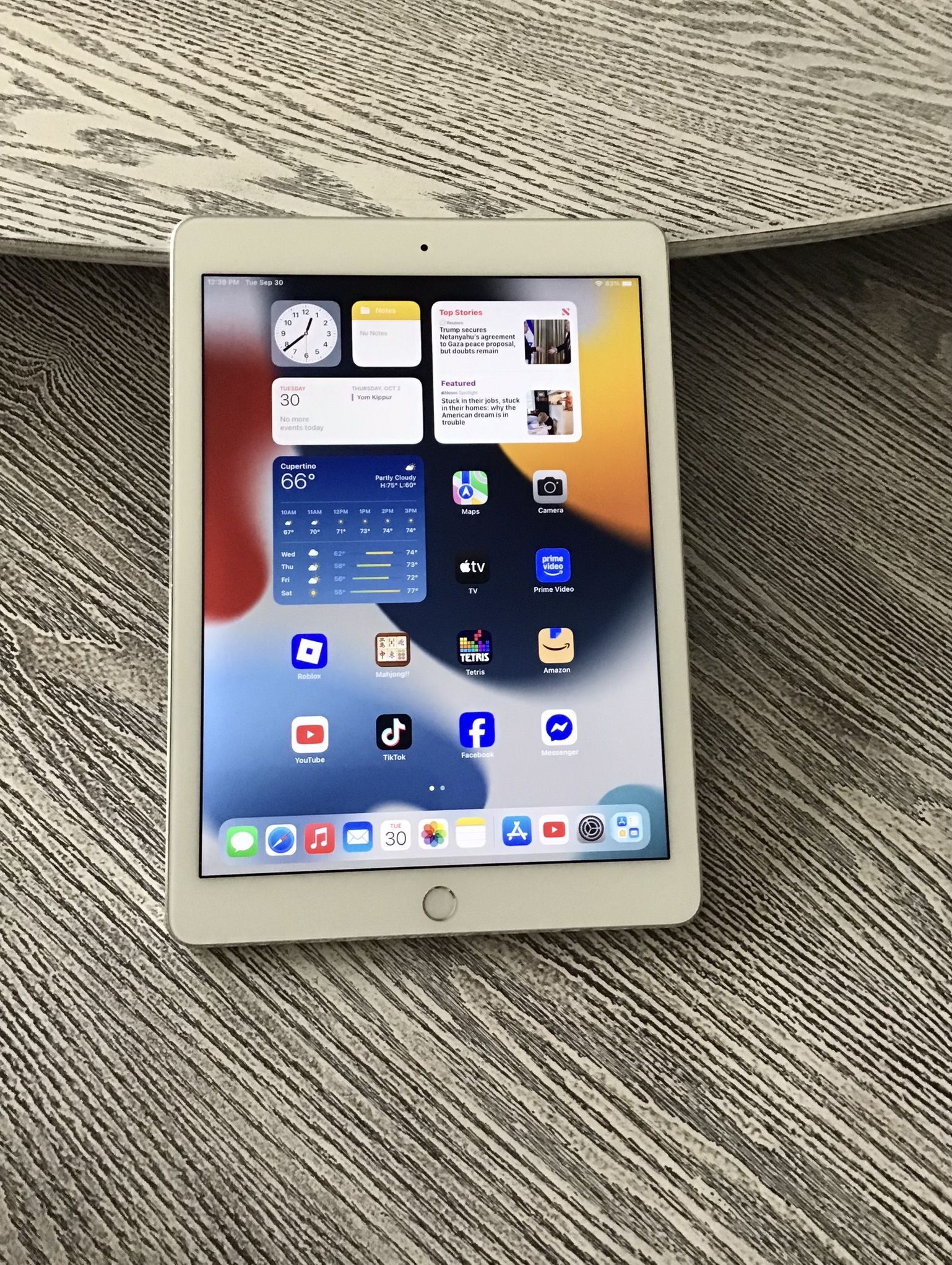 Apple iPad Air 64GB A1566 in excellent condition. $75