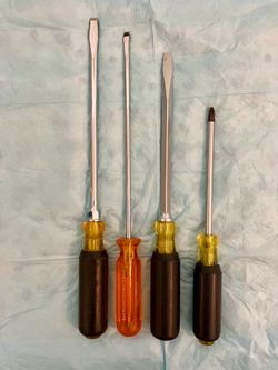 Stanley USA 4Pisces Screwdriver Set 66-095 5/16” Square Blade Vinyl Grip 13” Long Screwdriver, 65-903 #3. Pfillips Round Blade Screwdriver And 5/16”