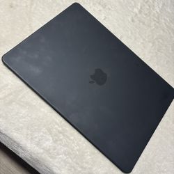 MacBook air 15 inch m3 2024