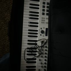 Arturia Essencial Keylab 61 