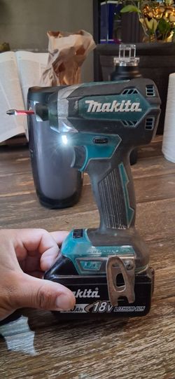 Taladro makita con batería