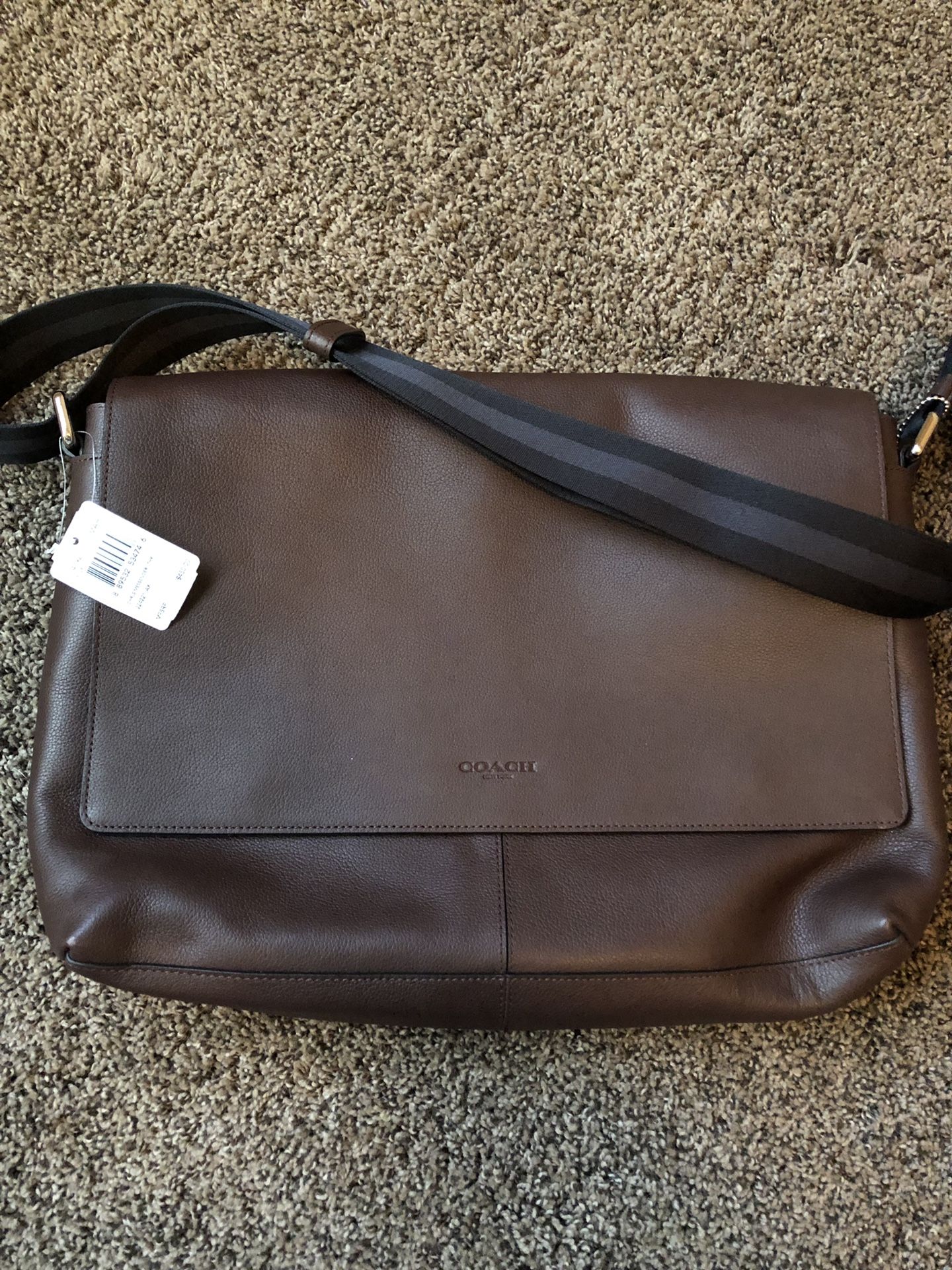 Men’s AUTHENTIC COACH Messenger Bag! MFSRP $450!! Brand new with tags! $275 OBO! A perfect gift for Father’s Day tomorrow!