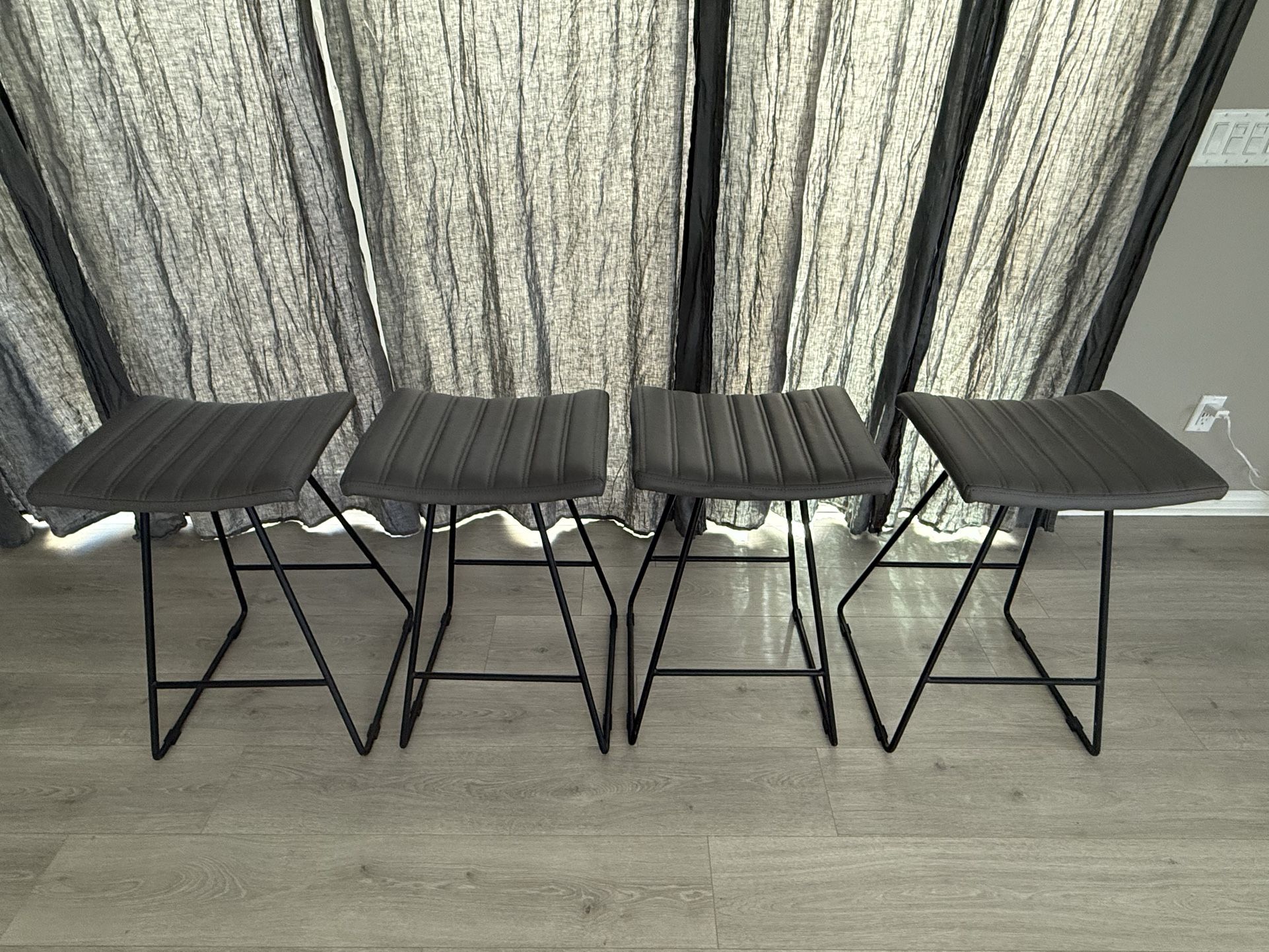 Set of 4 grey bar stools