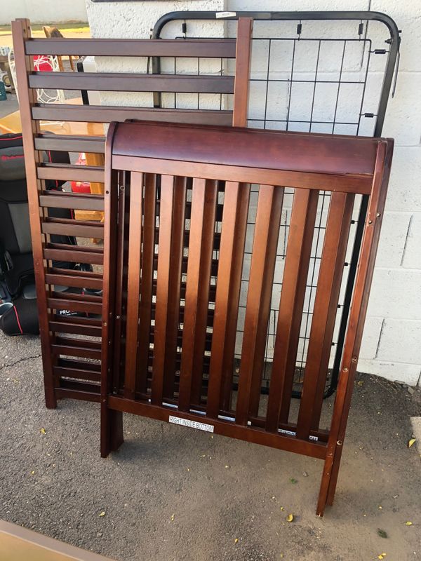 Baby Crib Dark Solid Wood for Sale in Lakeside, AZ - OfferUp