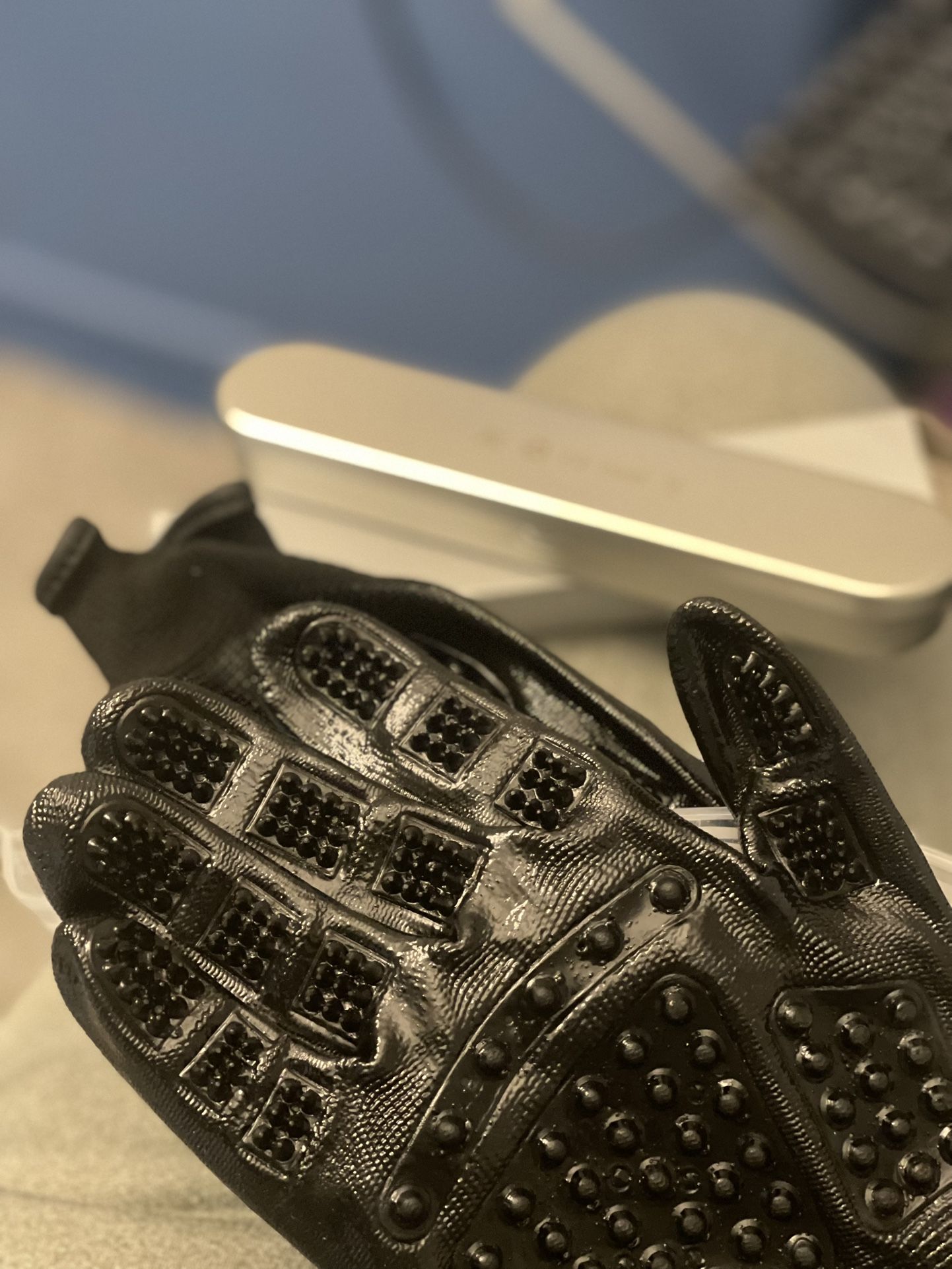 Grooming Glove Cat /dog Feather Toys Interactive Cat Toy with Super Suction Feather Replacements with grey mouse , yarn white rubber groomer ,W