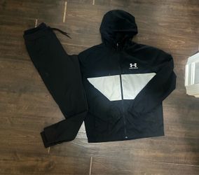 Ua sweats medium , Ua jacket size large ( fits like medium)