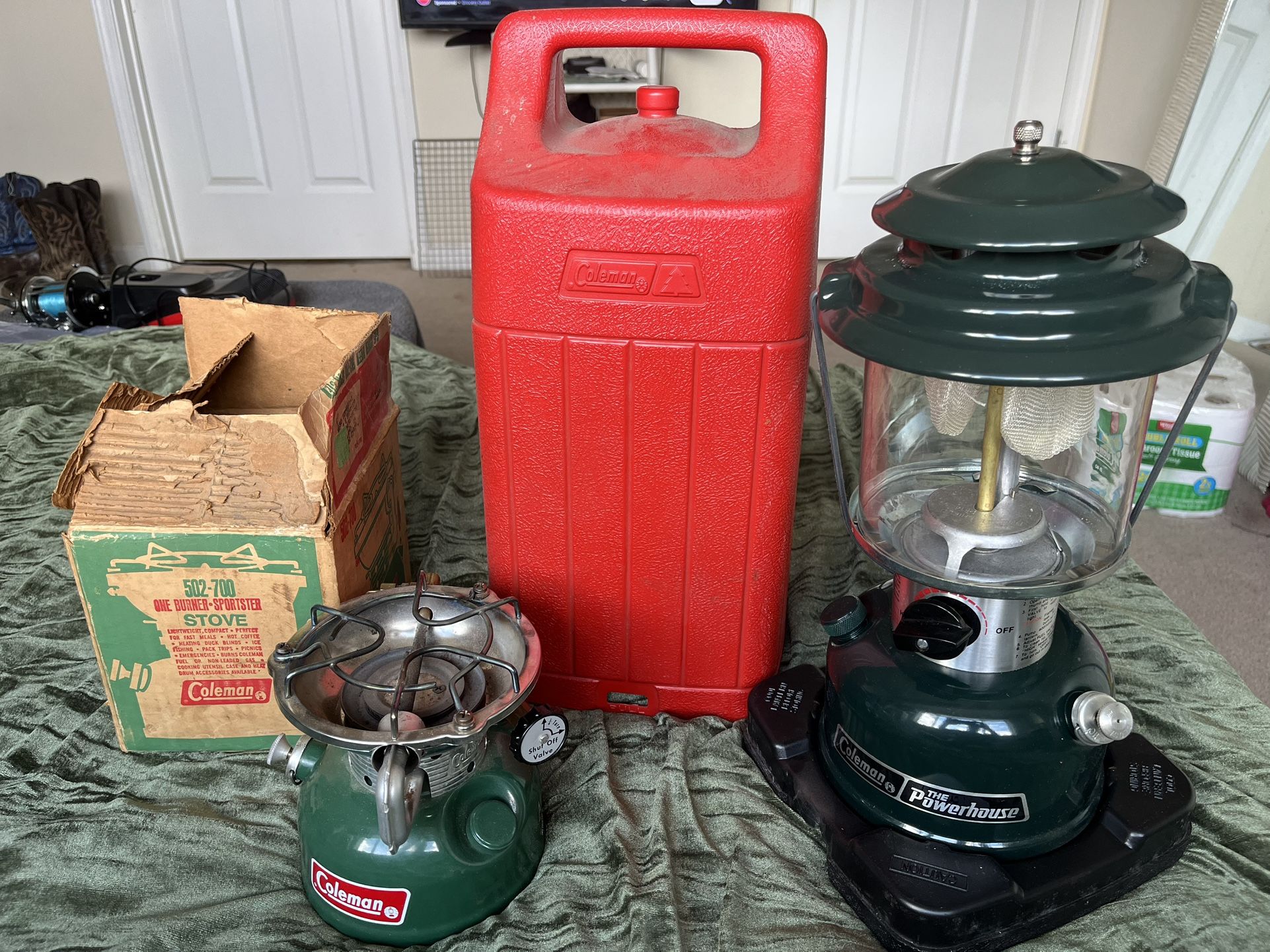 Antique Coleman Lantern & Single Burner Stove