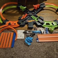 Hot Wheels Colossal Crash Track Playset