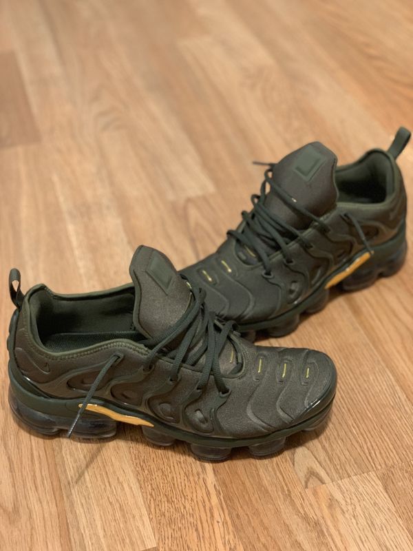 Nike Air Vapormax Plus (Olive Green) - size 9.5 for Sale in The Bronx, NY - OfferUp