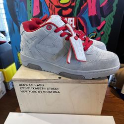 Off-White // Out Of Office - 9.5M 