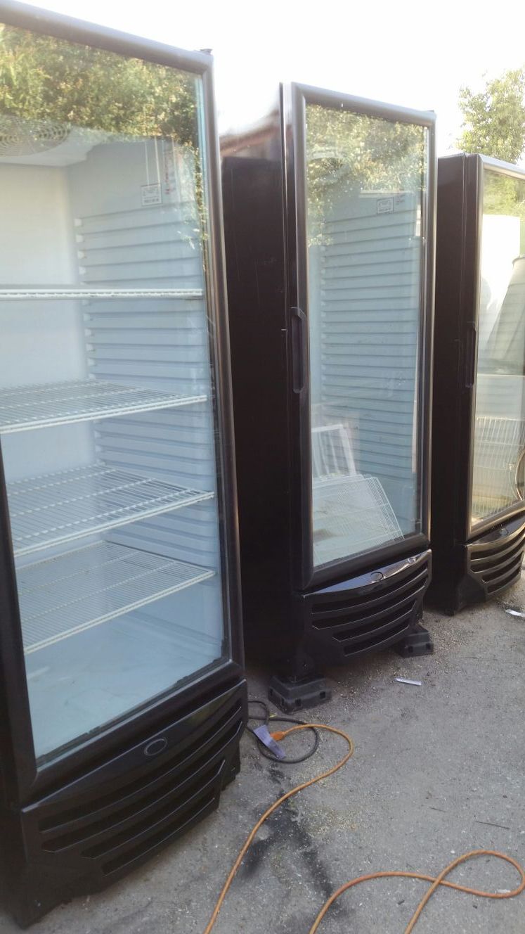 Vendo 6 foot commercial refrigerators