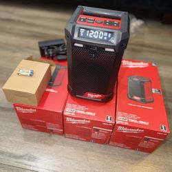 Milwaukee M12 12-Volt Lithium-Ion Cordless Bluetooth/AM/FM Jobsite Radio with Charger(EACH‼️)