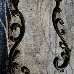 Antique-style design, perfect for rustic or farmhouse décor ✔ Strong & sturdy metal – great for shelves, plants, or decorative use ✔ Unique look – not