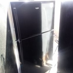 Whirlpool Refrigerator Clean $350great Near New Condition 