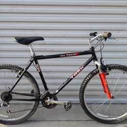 Medium Trek Mountain Track 830xc Bicycle 