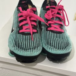 Women’s Nike Air Vapormax Flyknit 2 
