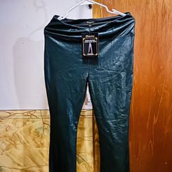Women’s Green Faux Leather High Waist Tummy Tuck Flare Pants – New With Tags