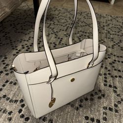 Michael Kors Purse With 2 Small Handbags Included