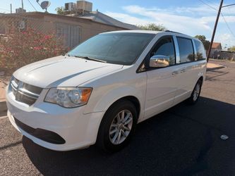 2015 Dodge Grand caravan. Clean title.