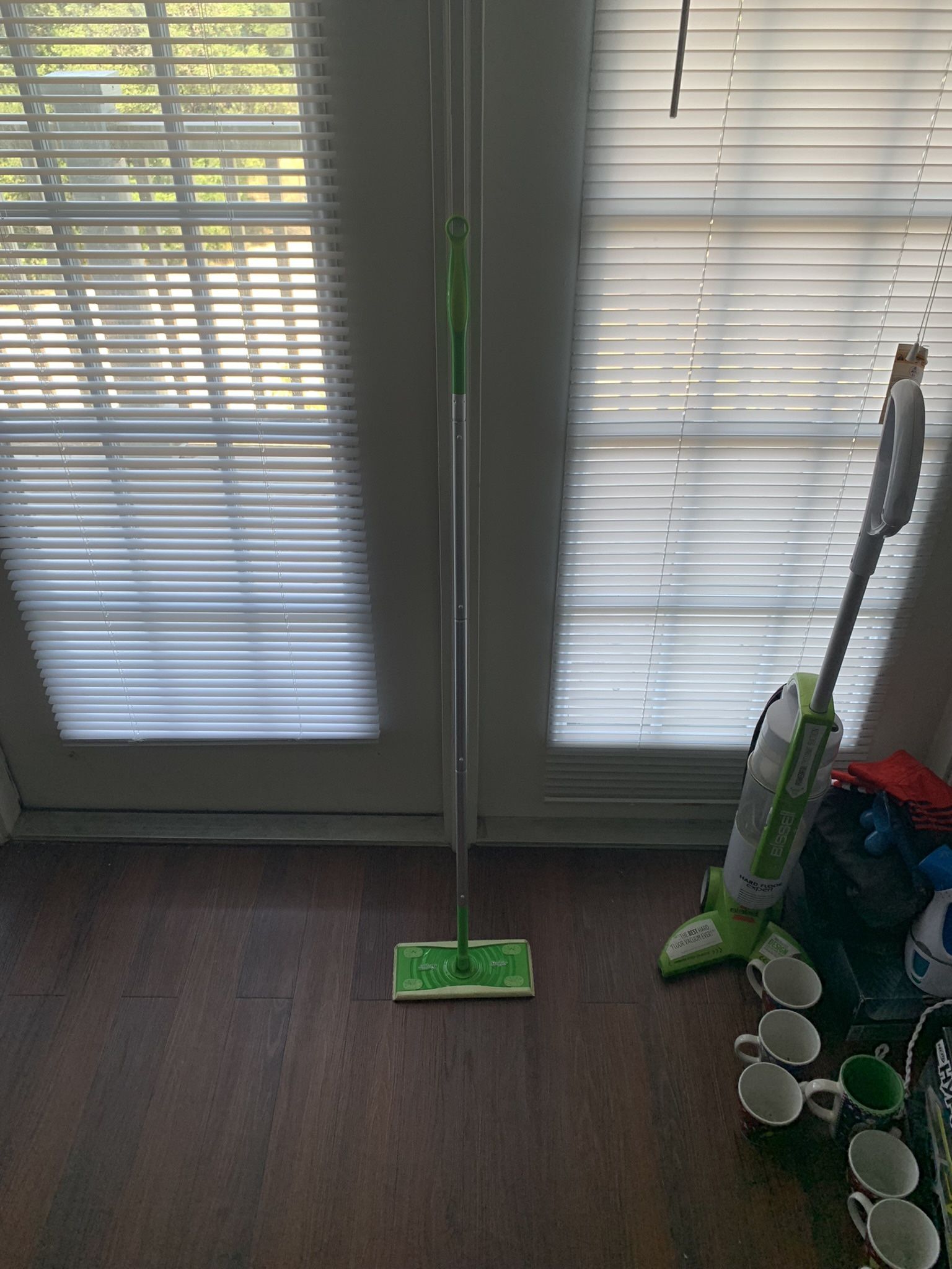 SWIFFER MOP - Green - Cleaning Supplies - SwifferJetMop - Dual Cleaning
