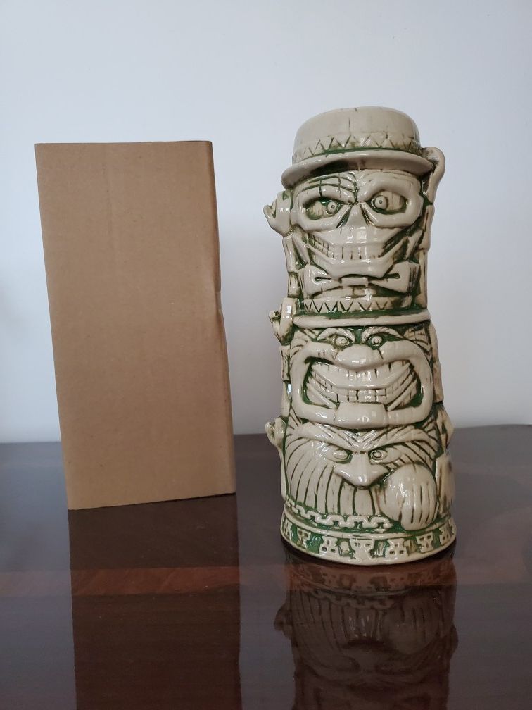 DisneyTrader Sam's 2017 Hitchhiking Ghosts Green Tiki Mug