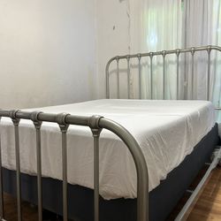 Metal Simple Bed Frame