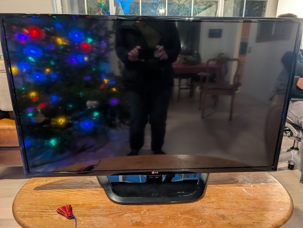 47" LG TV