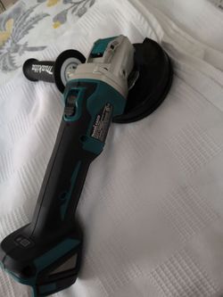 Makita cordless grinder