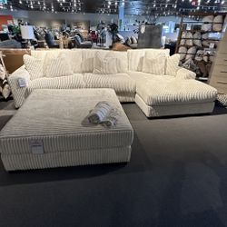 3PC Sectional with Chaise 