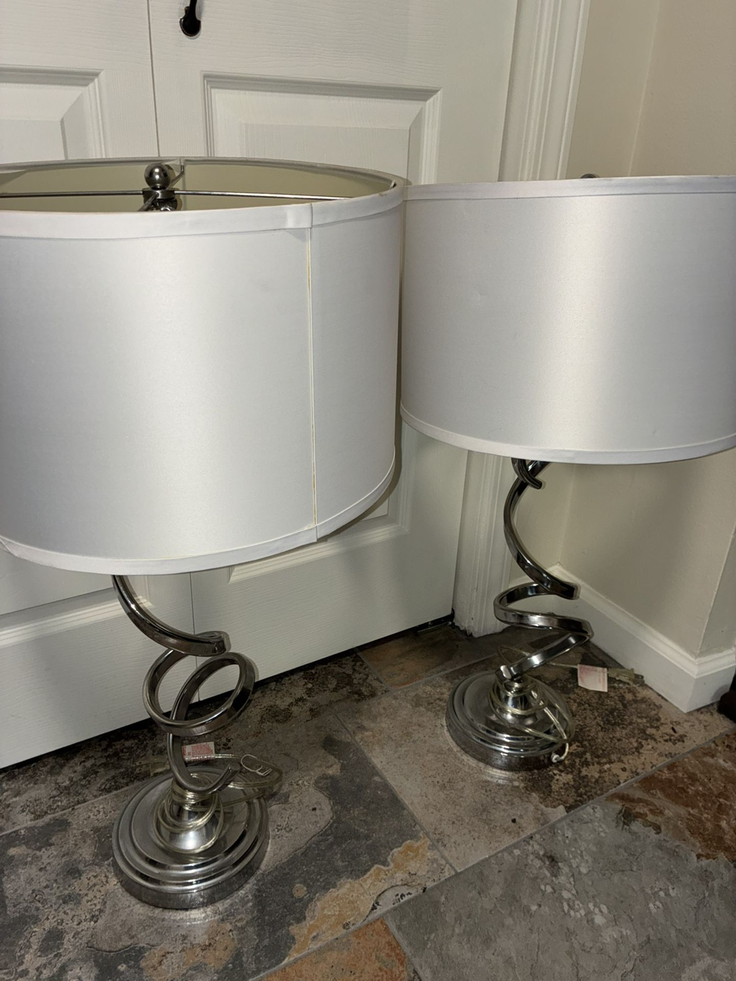 Swirly aesthetic lamps