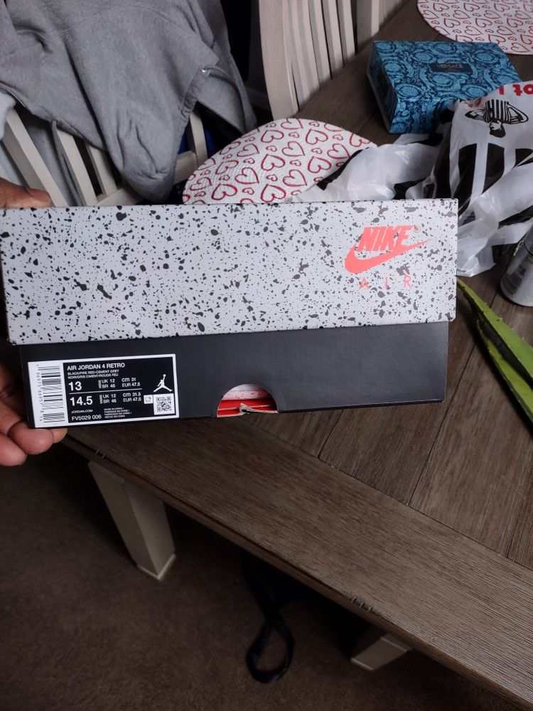 Air Jordan 4  Size 13