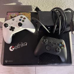Xbox One w/2 Controllers 